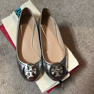 Reva flat. Barely Worn. Box and Dust Bag included